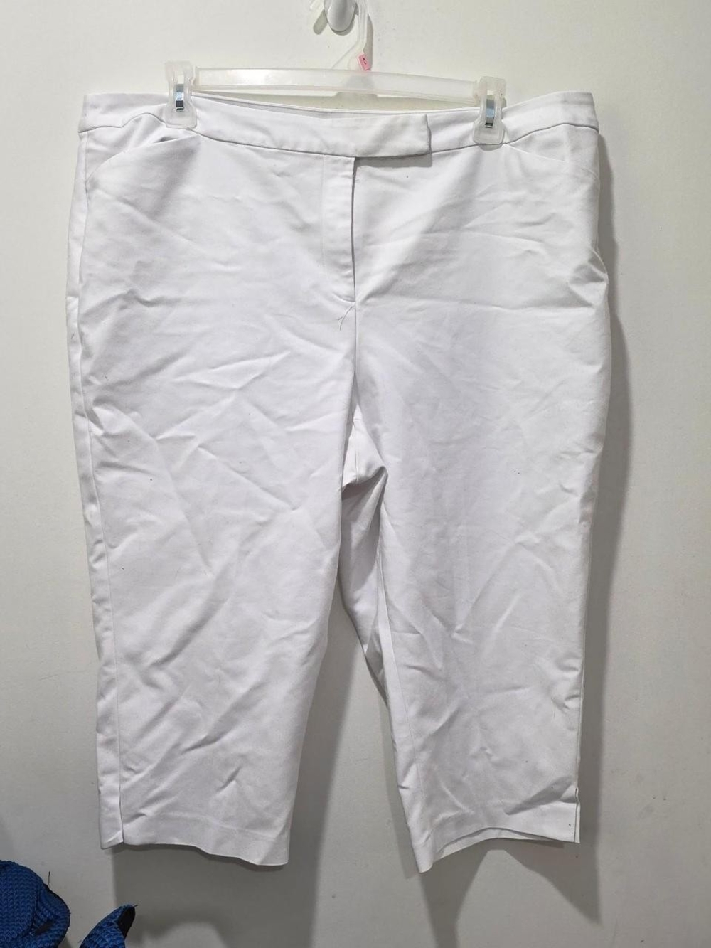 Ruby Rd. Crisp White Capri Pants